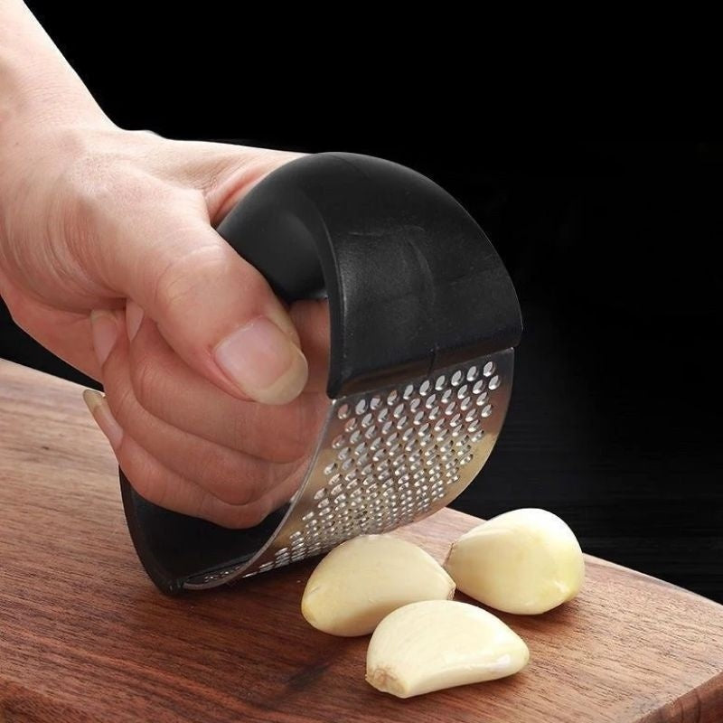 Stainless Steel Garlic Masher & Press – Manual Kitchen Tool for Garlic, Fruits & Vegetables