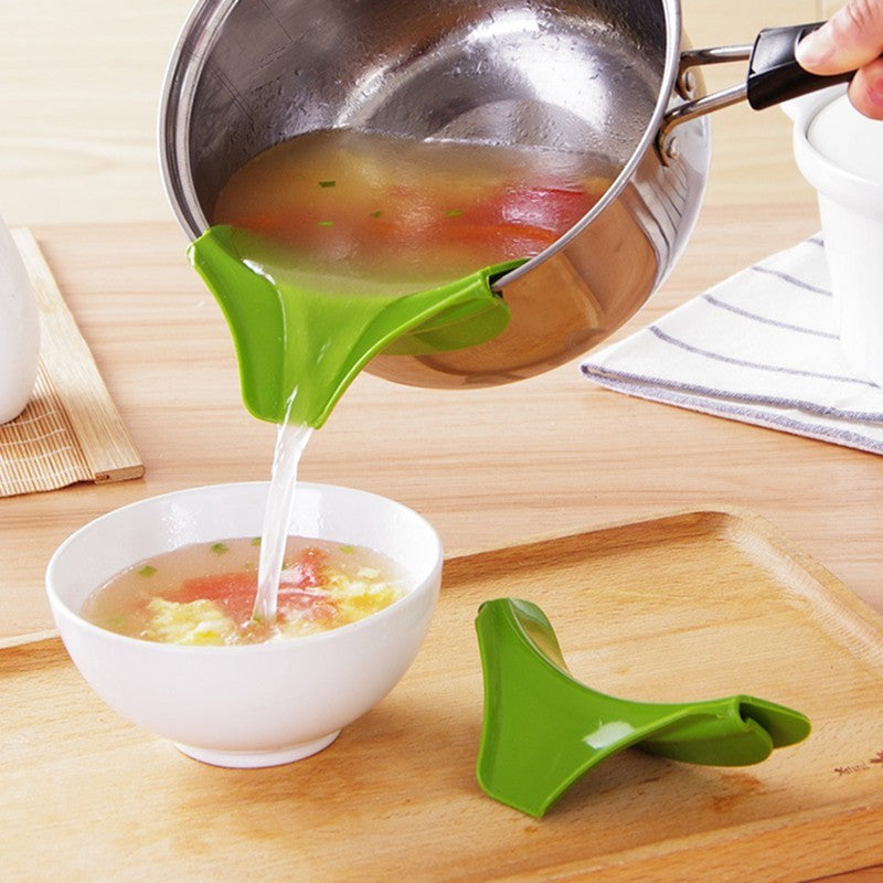 Silicone Clip-On Soup Funnel – No-Spill Liquid Pour Spout for Pots & Pans