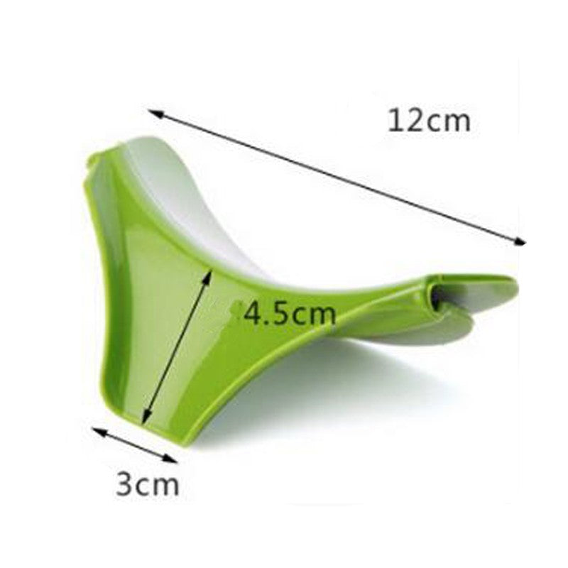 Silicone Clip-On Soup Funnel – No-Spill Liquid Pour Spout for Pots & Pans