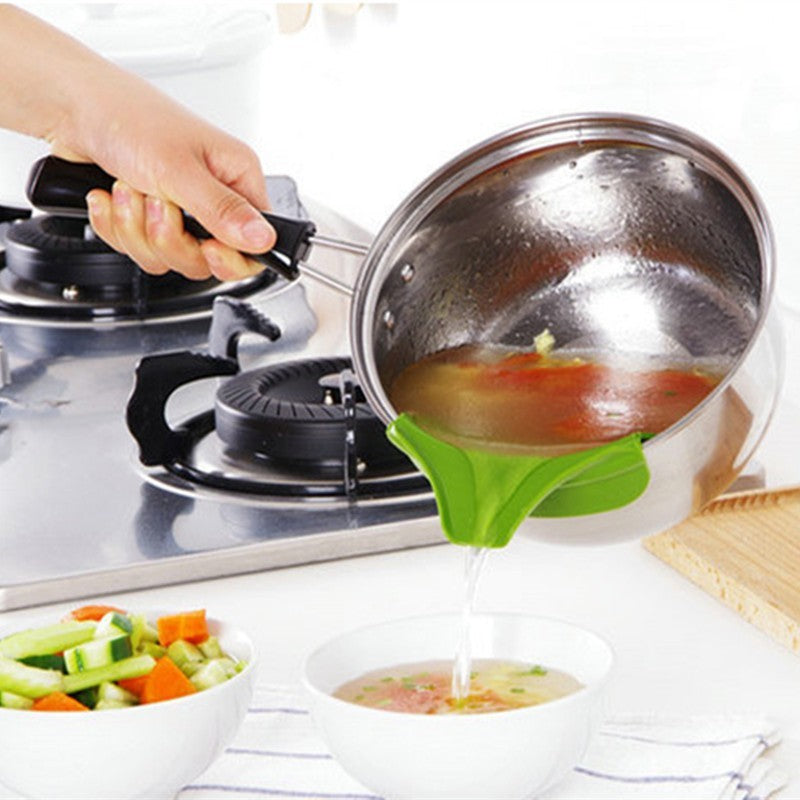 Silicone Clip-On Soup Funnel – No-Spill Liquid Pour Spout for Pots & Pans
